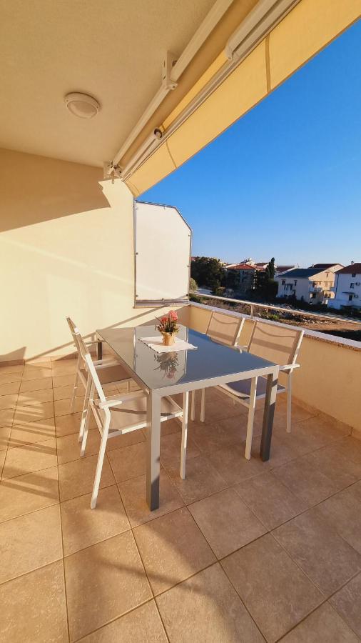 Apartmani Palma Novalja Exterior photo