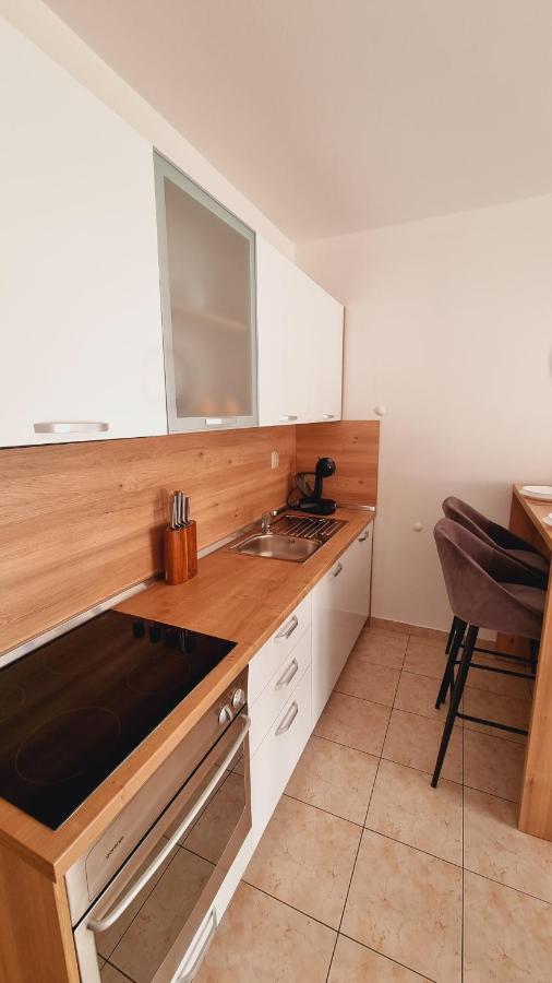 Apartmani Palma Novalja Exterior photo