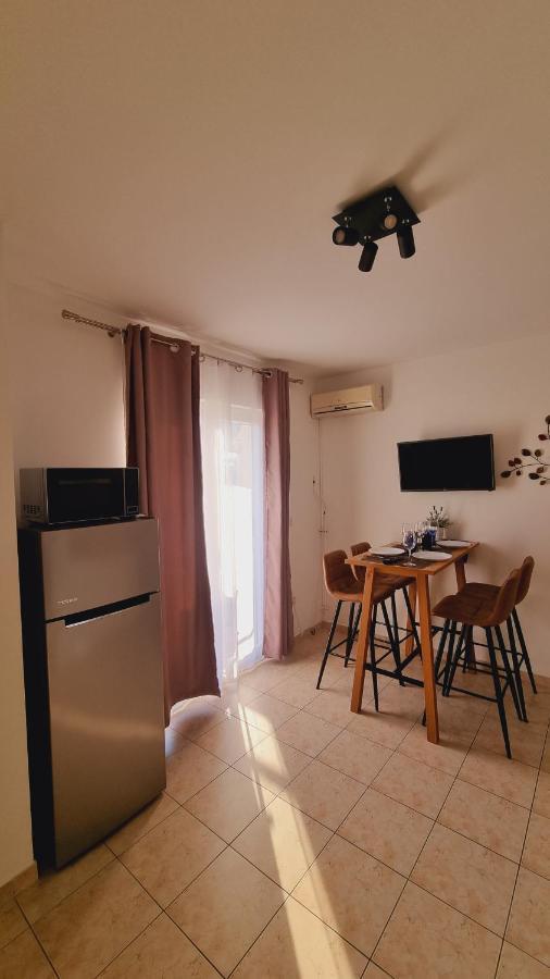 Apartmani Palma Novalja Exterior photo