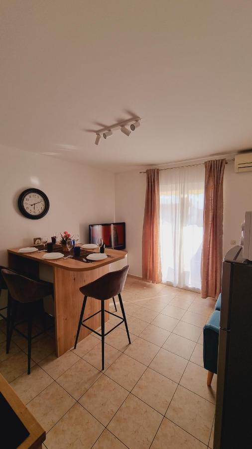 Apartmani Palma Novalja Exterior photo
