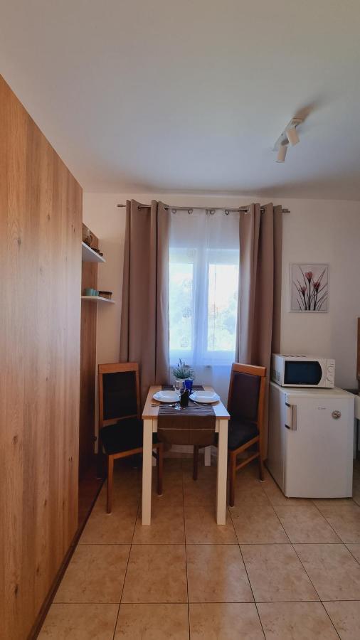 Apartmani Palma Novalja Exterior photo