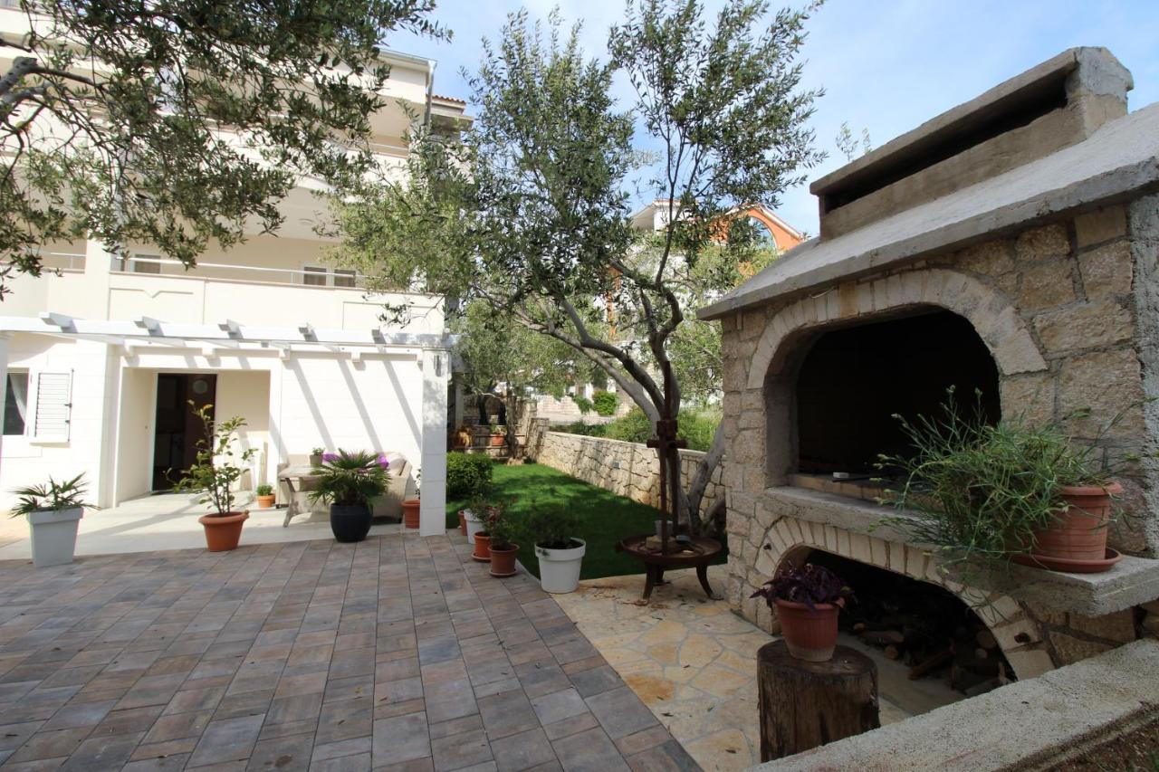 Apartmani Palma Novalja Exterior photo