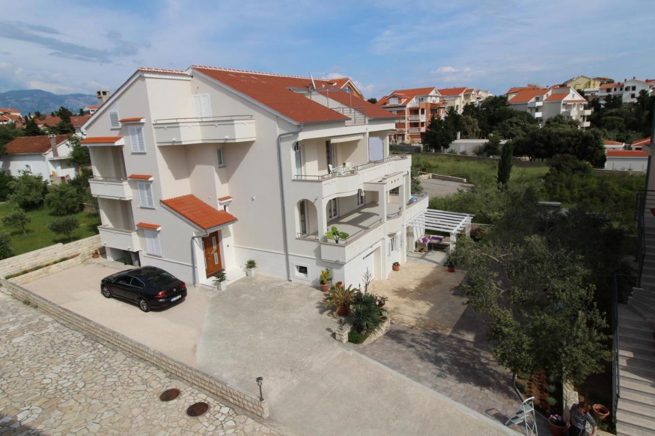 Apartmani Palma Novalja Exterior photo