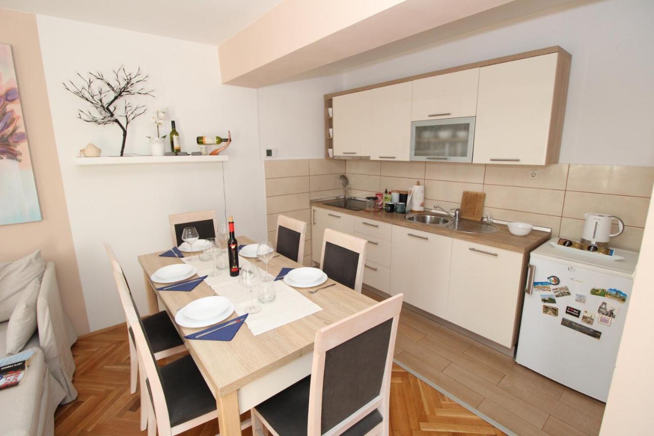 Apartmani Palma Novalja Exterior photo